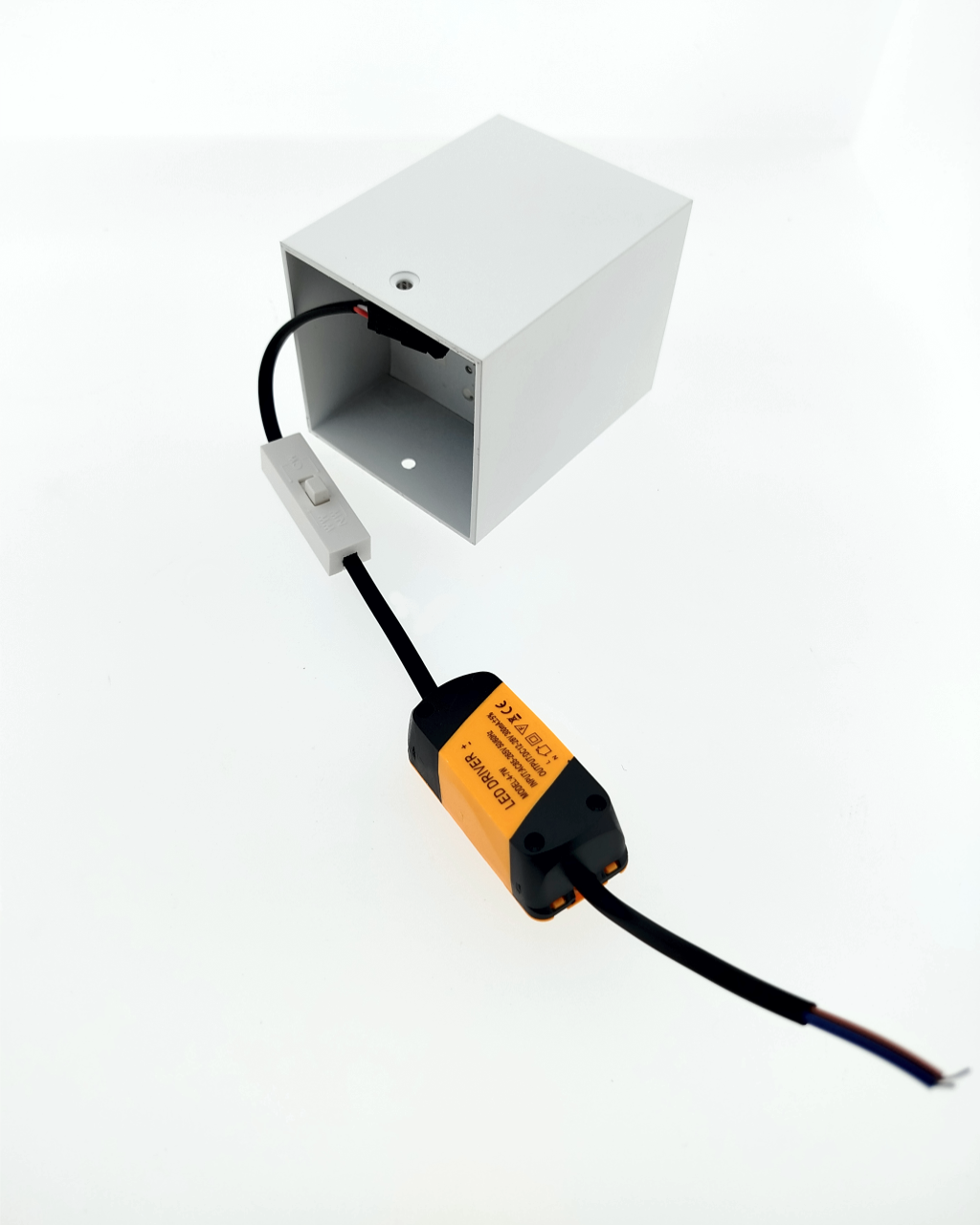 Q-35AD LED mennyezeti spotlámpa 3CCT fehér QTEC - Image 4